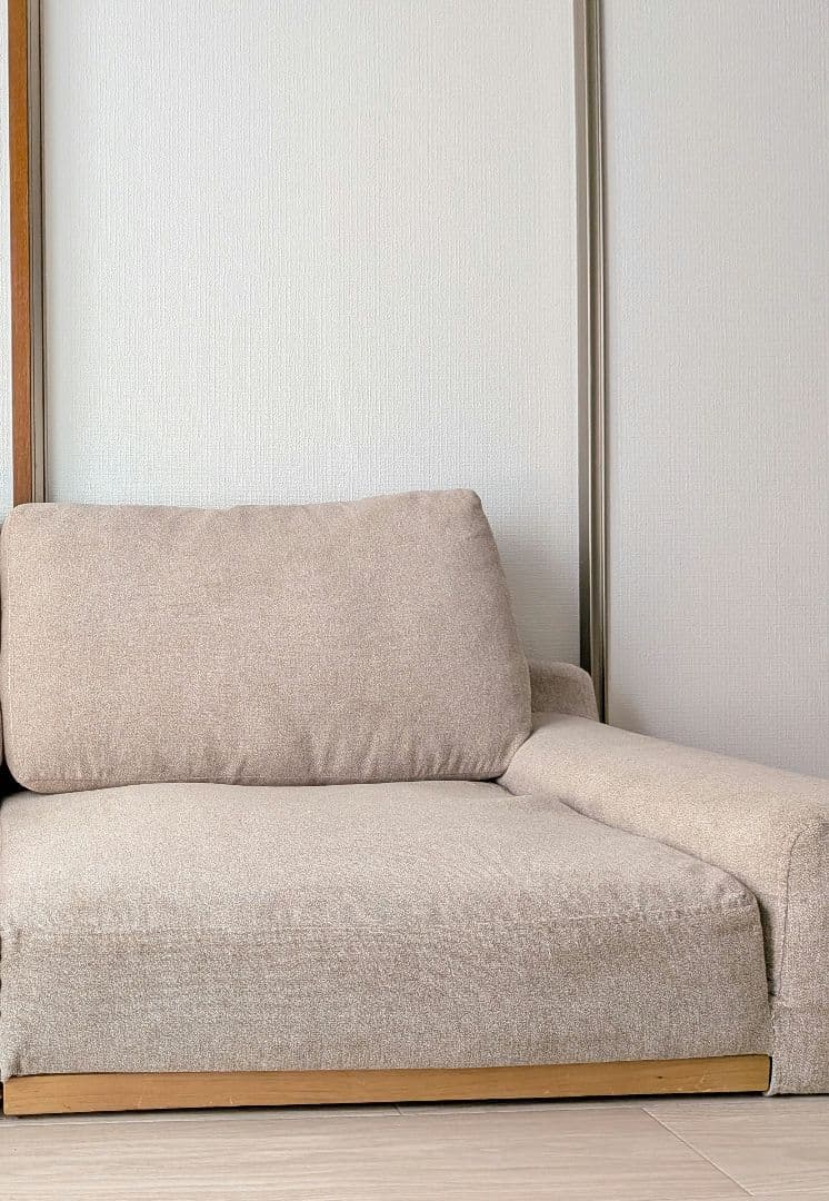 左肘側【座面広い‼️】ベージュファブリック2人掛けソファ