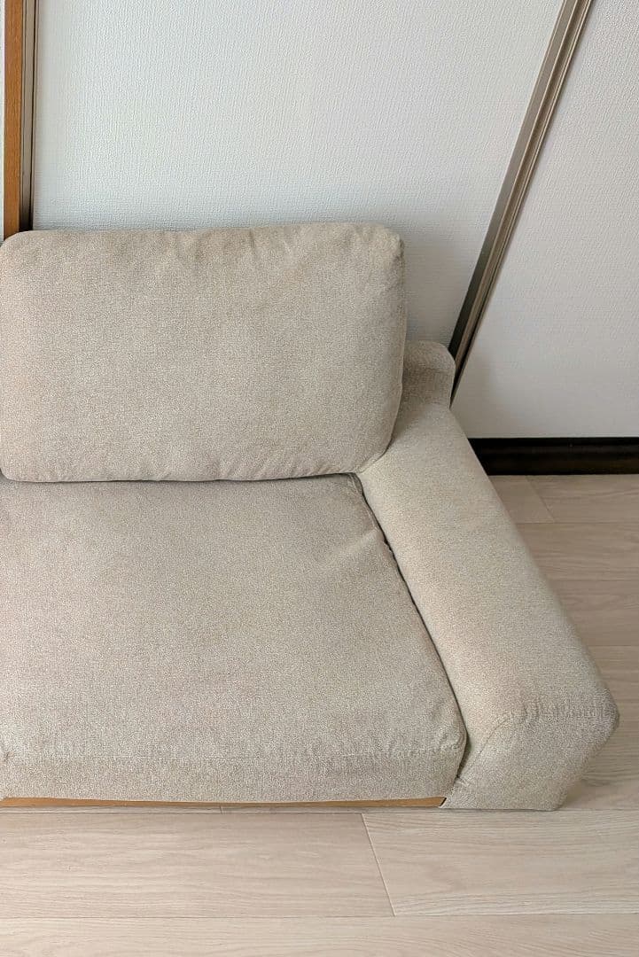 左肘側【座面広い‼️】ベージュファブリック2人掛けソファ