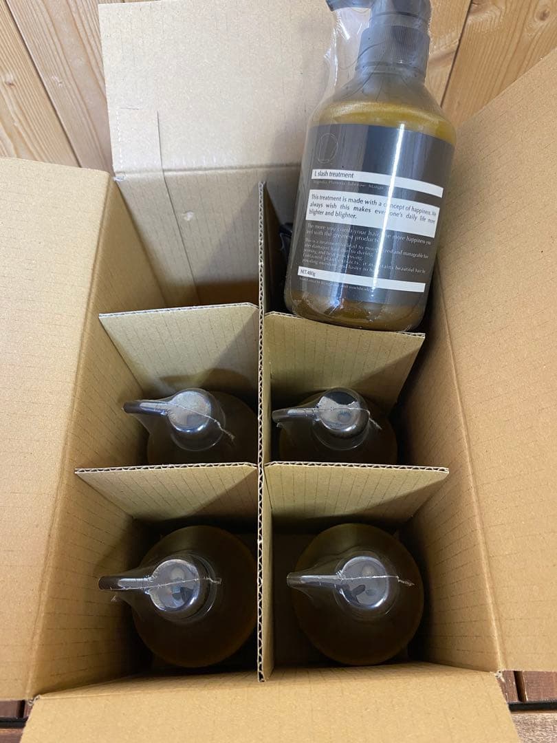 6本セット 1本3000円   L/（エルスラッシュ）トリートメント　480g■