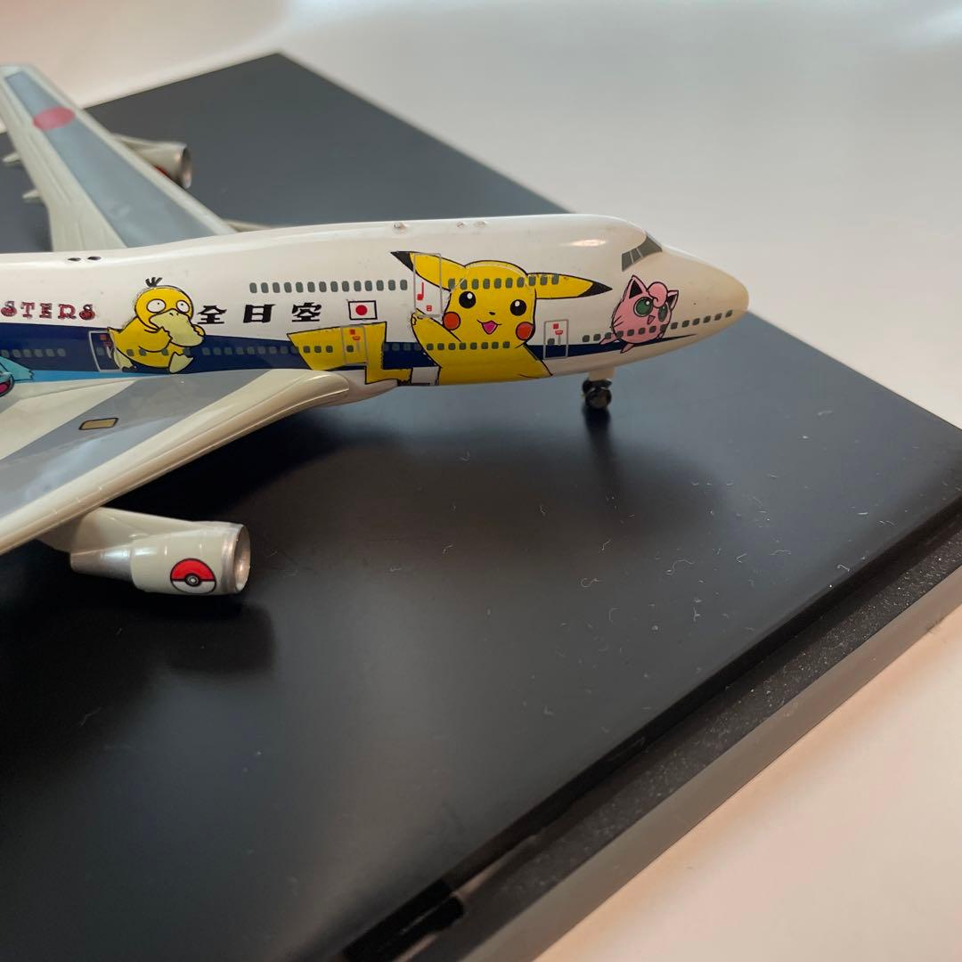 2296.ピカチュウANAケース付き