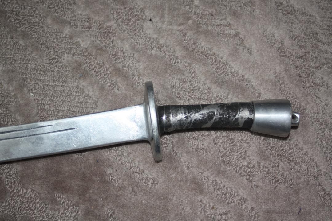 模造刀　海賊　アルミ洋刀　全長８４Cm,重さ９２０ｇ　並品　現状