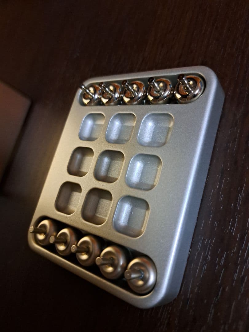 scientia est potentia リンゴ インテリア