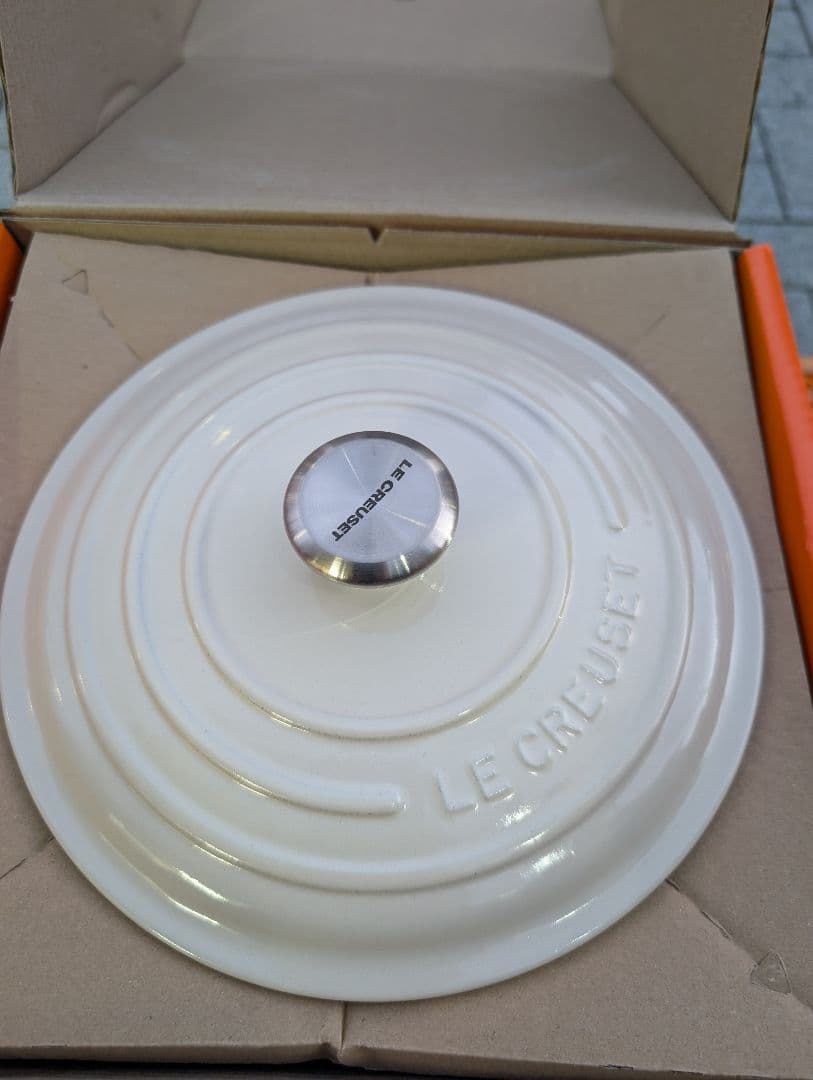 【期間限定価格】【新品】ル・クルーゼ　22cm　ココット・ロンド