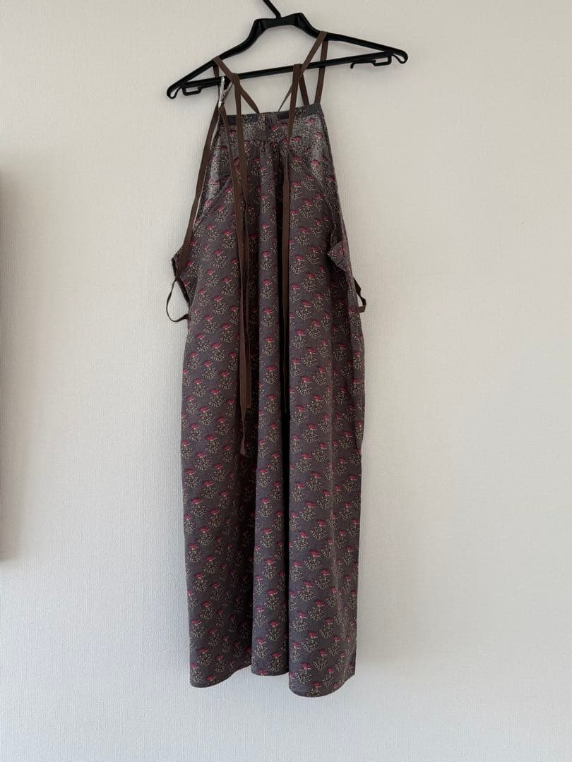 北欧暮らしの道具店　家事がはかどるエプロンワンピース　グレーxレッド　他１つ