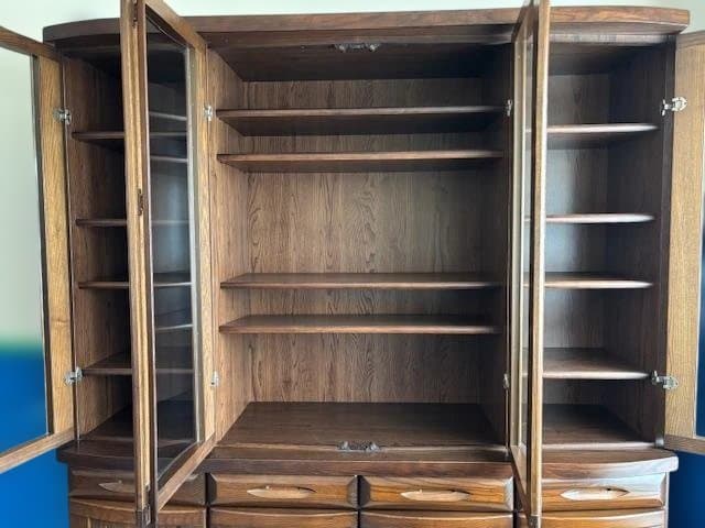 【送料込88,000円】大型　木製キャビネット ガラス扉 美品