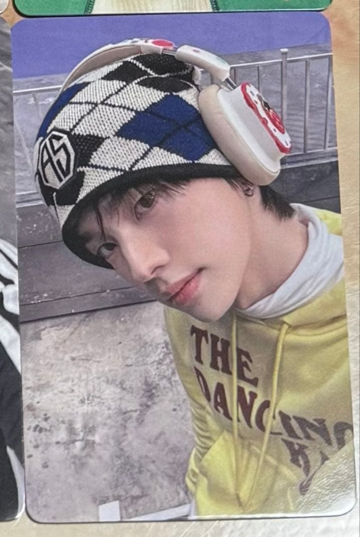 TWS playhard 中華 一直娱 yizhiyu シニュ - メルカリ