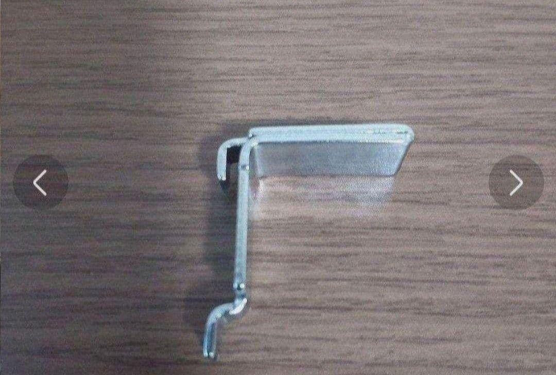 アートランバー3枚と棚受け16個(4段分)＋耐震用棚板ストッパー8個（4段分）