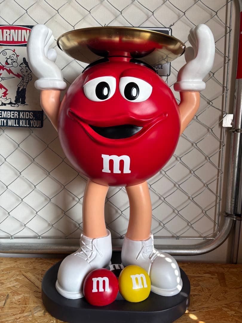 エムアンドエムズ　特大ディスプレイ　置き物