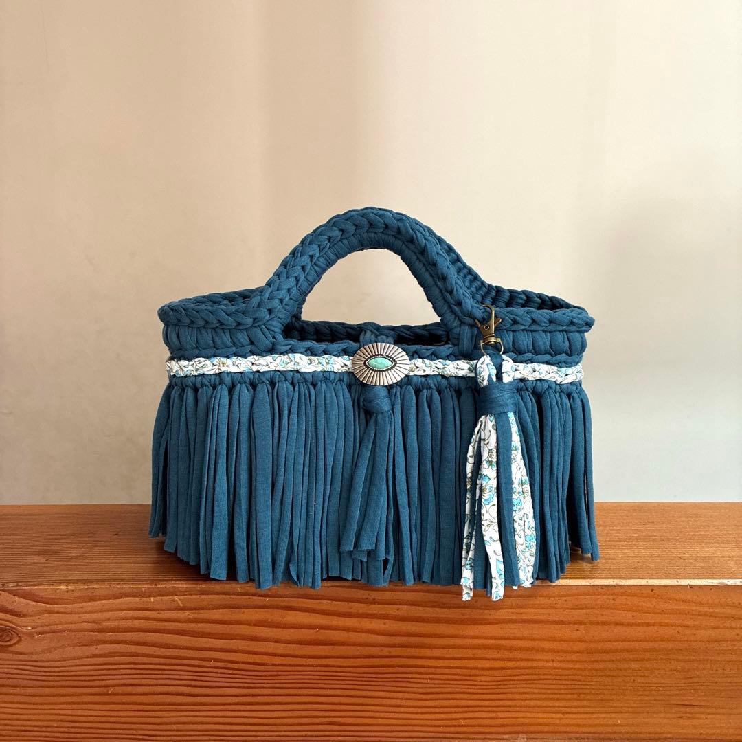 青緑Tシャツヤーン×フリンジ ズパゲッティ マルシェバッグ ブルー