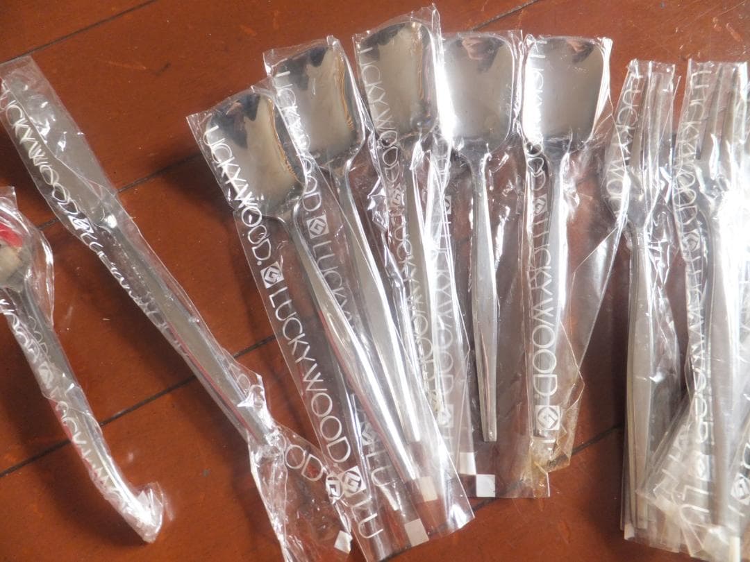 LUCKYWOODラッキーウッドの18−12のカトラリー２２本
