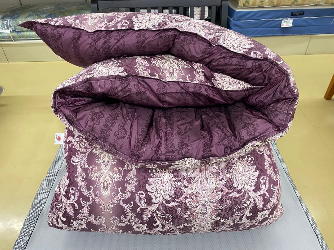 ダブルサイズ　西川　羽毛掛け布団・産ホワイトグースダウン９０%