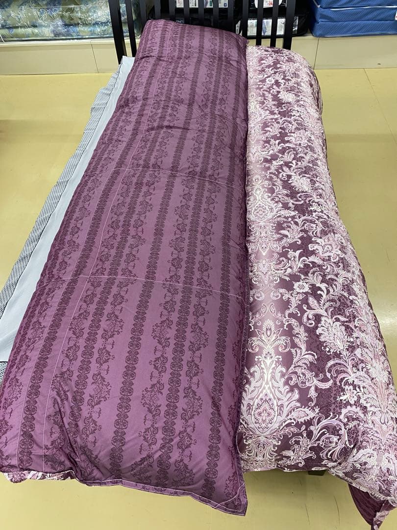 ダブルサイズ　西川　羽毛掛け布団・産ホワイトグースダウン９０%