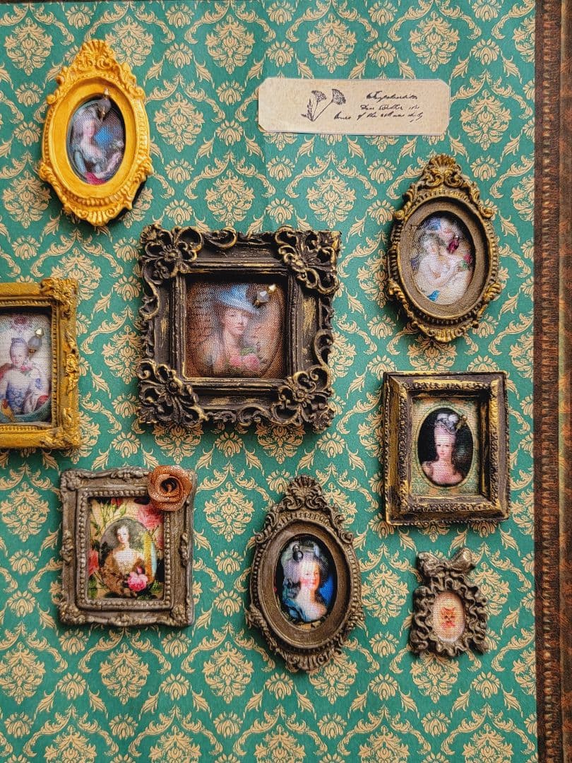 ＊ ミニ・ミニチュア リボンメダリオン フレーム＊《  ネコ様 肖像画 》