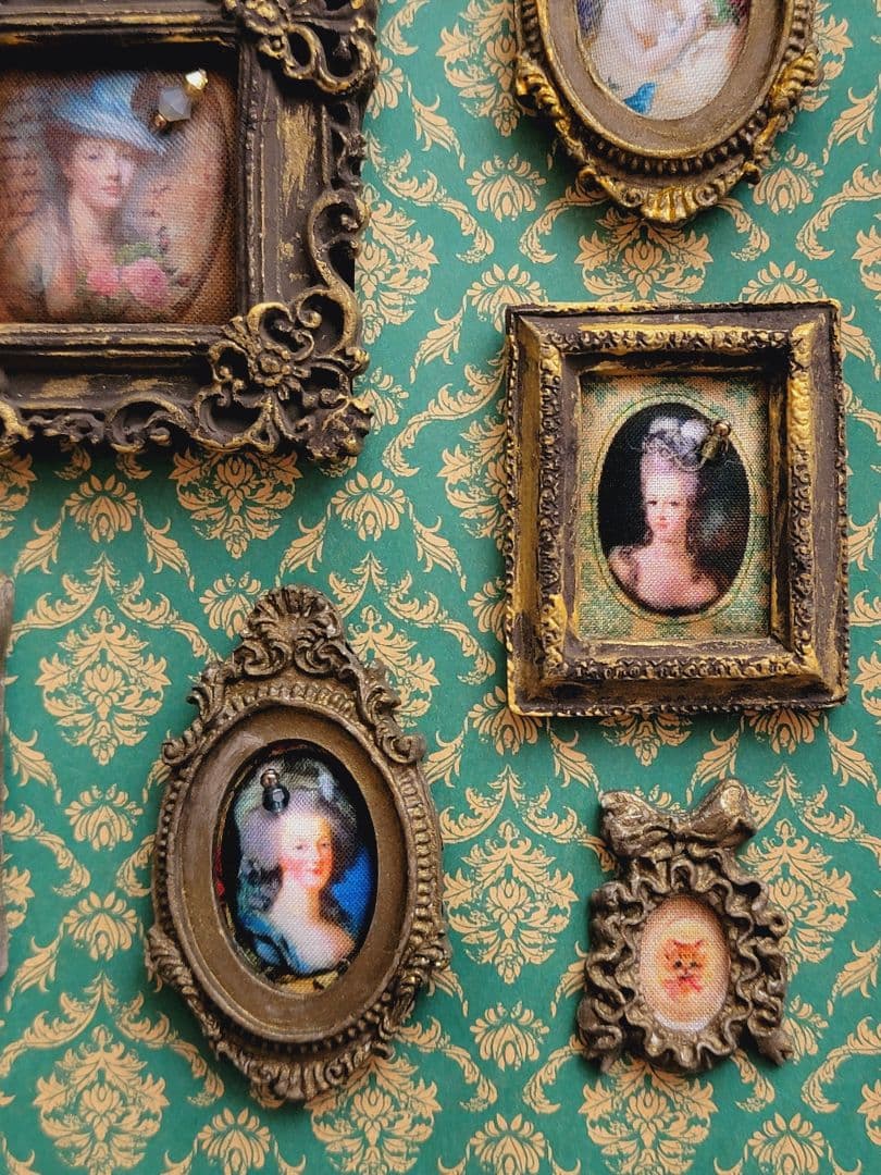 ＊ ミニ・ミニチュア リボンメダリオン フレーム＊《  ネコ様 肖像画 》