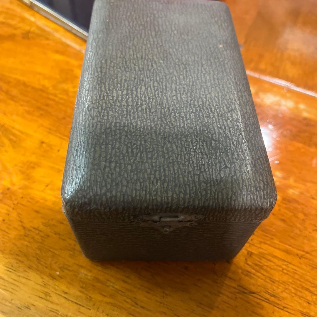 銀カップ50グラム、高さ10.5センチメートル￼