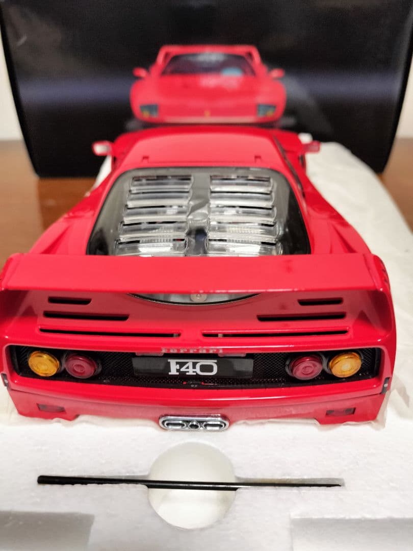京商1/18 フェラーリF40 ライトウエイト【レッド】 - メルカリ