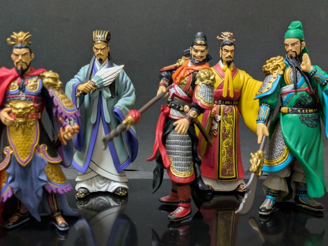 ビジュアル　三国志　武将フィギュア 5体セット 透明ケース付き