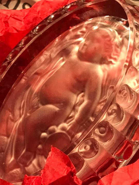 里親募集中　天使の寝姿　old baccarat分厚いペーパーウェイト