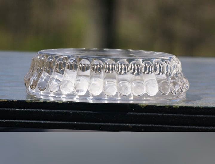 里親募集中　天使の寝姿　old baccarat分厚いペーパーウェイト