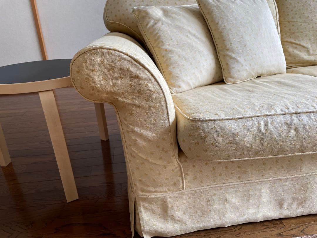 ローラアシュレイ ウィンチェスター2シーターソファ ステラ柄　ゴールド