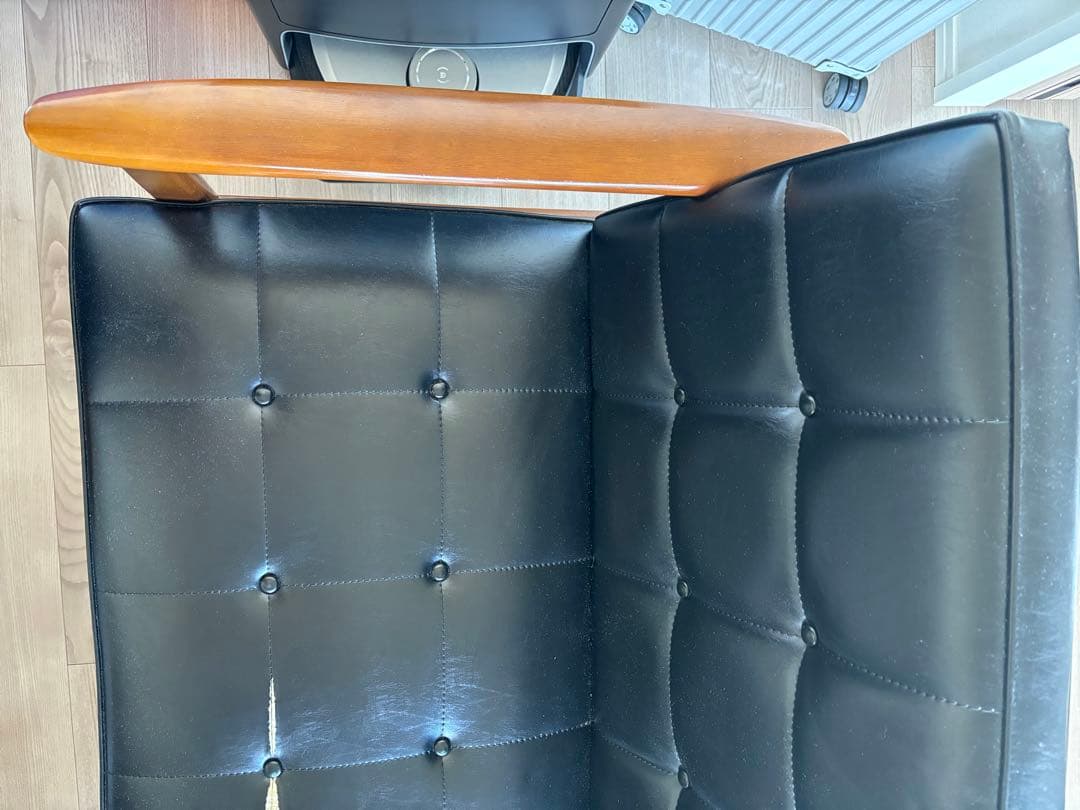 カリモク60 Ｋチェア　2シーター　ダメージ品