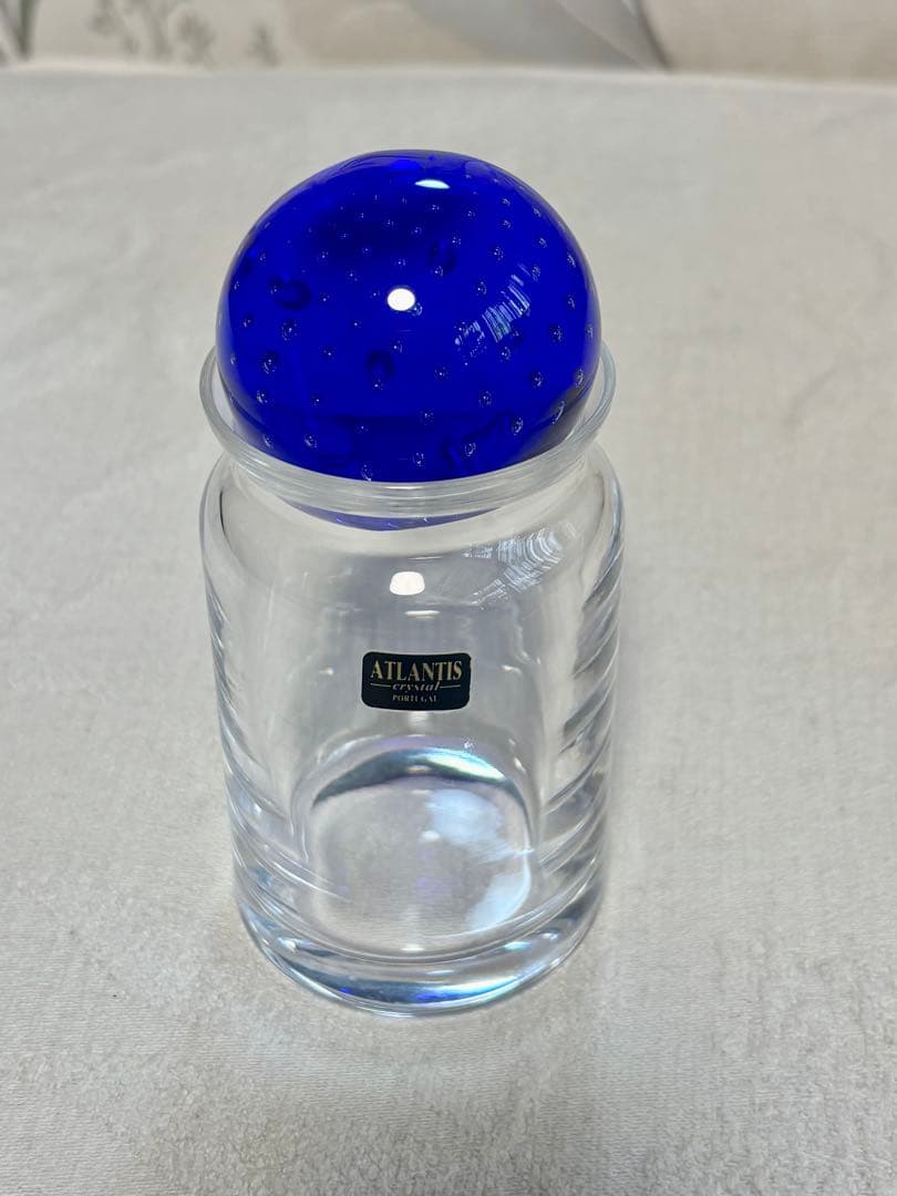 Atlantis crystal アトランティス　青い蓋の瓶