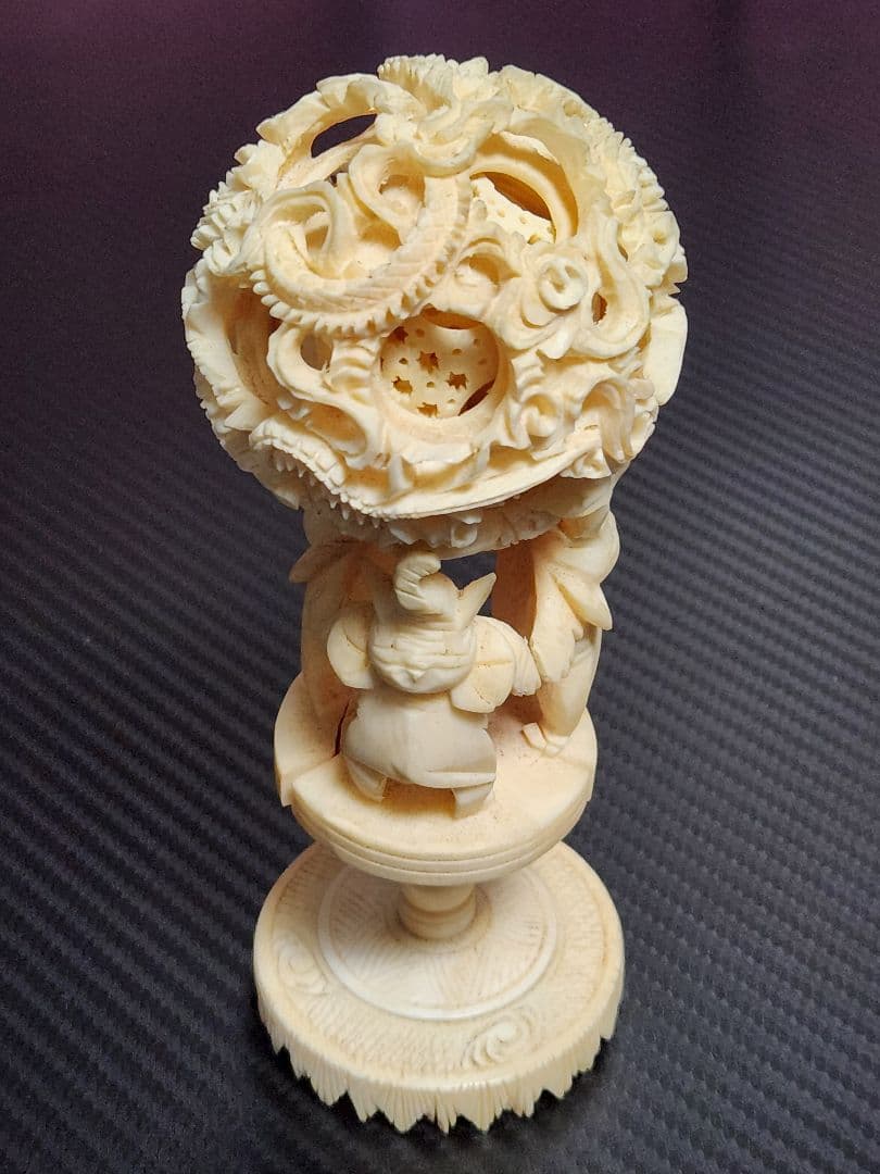 象牙調 彫刻 天球 多層球 - メルカリ