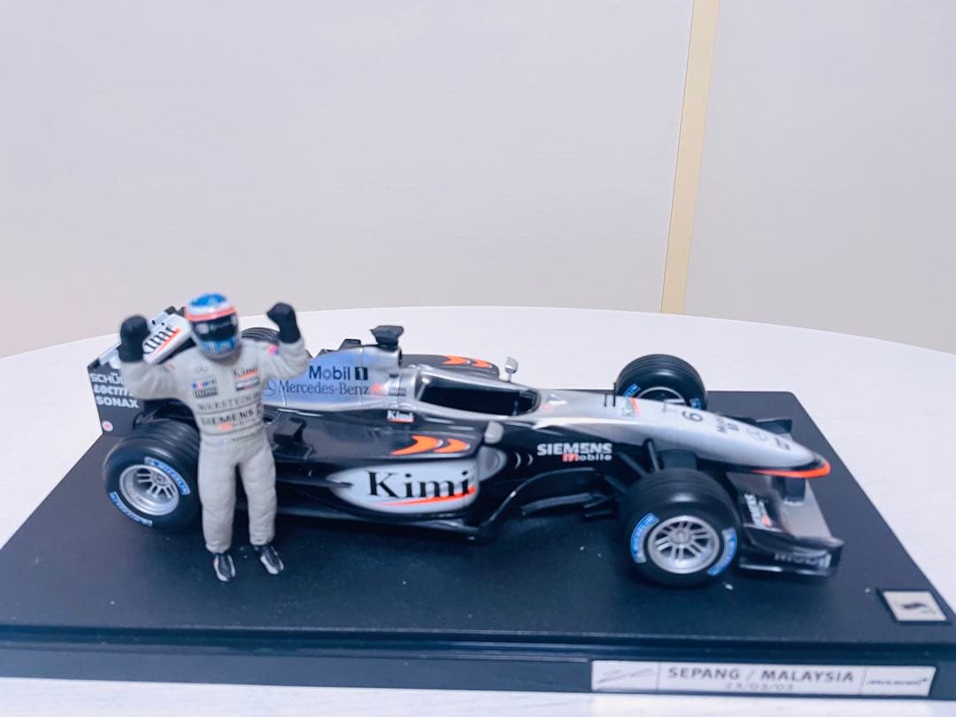 ホットウィール2003キミライコネンMalaysia優勝モデルカーフィギュア付き