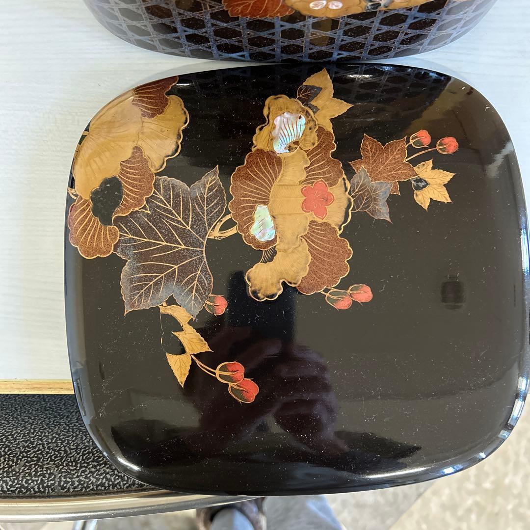 重箱４段金箔と蝶貝使用