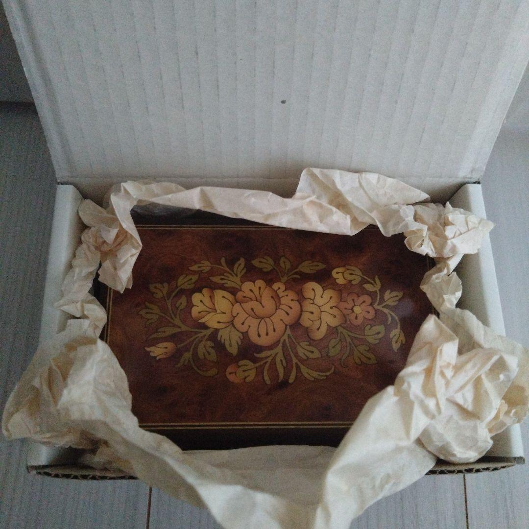 未使用品！スイス製　象嵌アクセサリー小物入れ