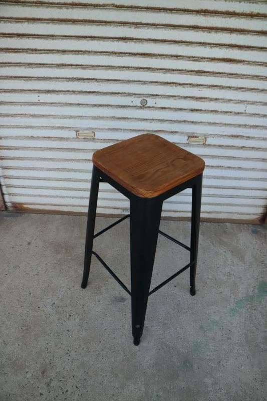 ☆送料無料☆ カウンターチェア / バーチェア / スタッキング / 金属製 B