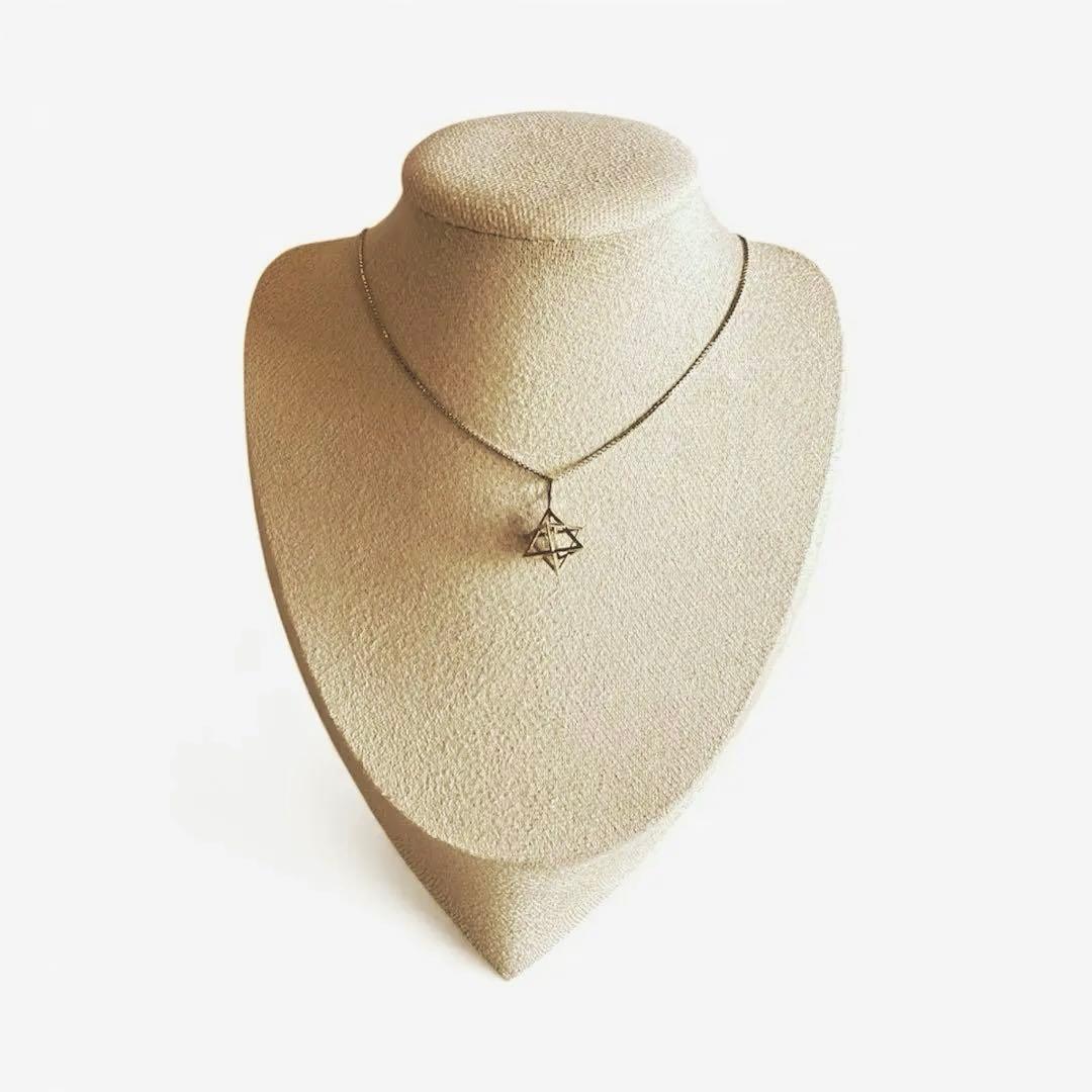 K10 揺れるアクアマリン デザインペンダント　1.20g 3月誕生日 マカバ