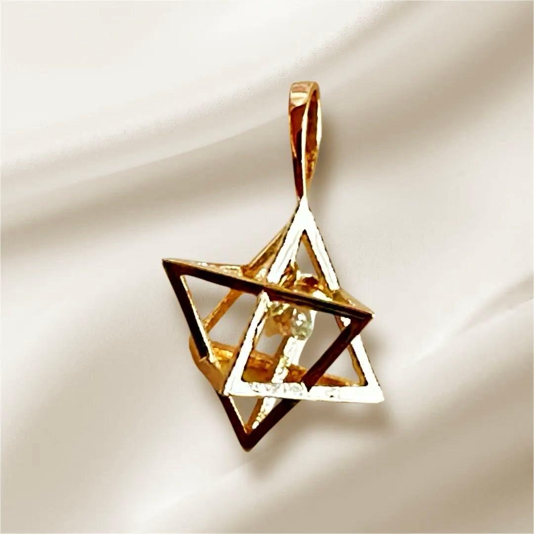 K10 揺れるアクアマリン デザインペンダント　1.20g 3月誕生日 マカバ