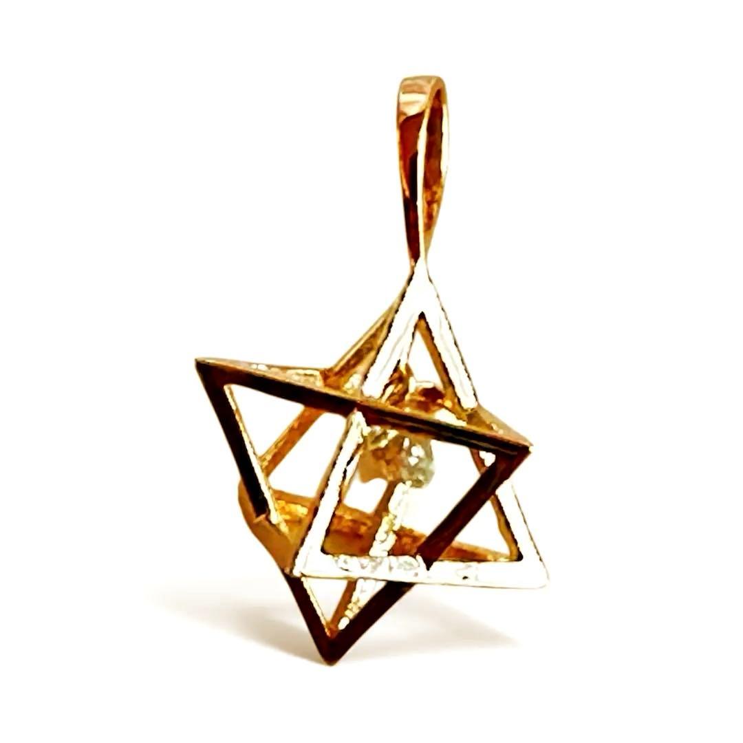 K10 揺れるアクアマリン デザインペンダント　1.20g 3月誕生日 マカバ