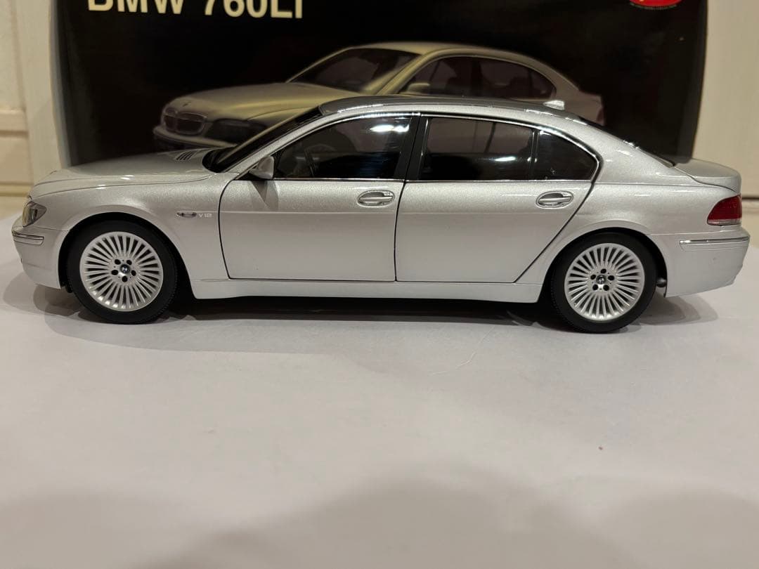ギミックあり BMW 760Li E66 ミニカー 京商 ディーラー別注1/18 - メルカリ