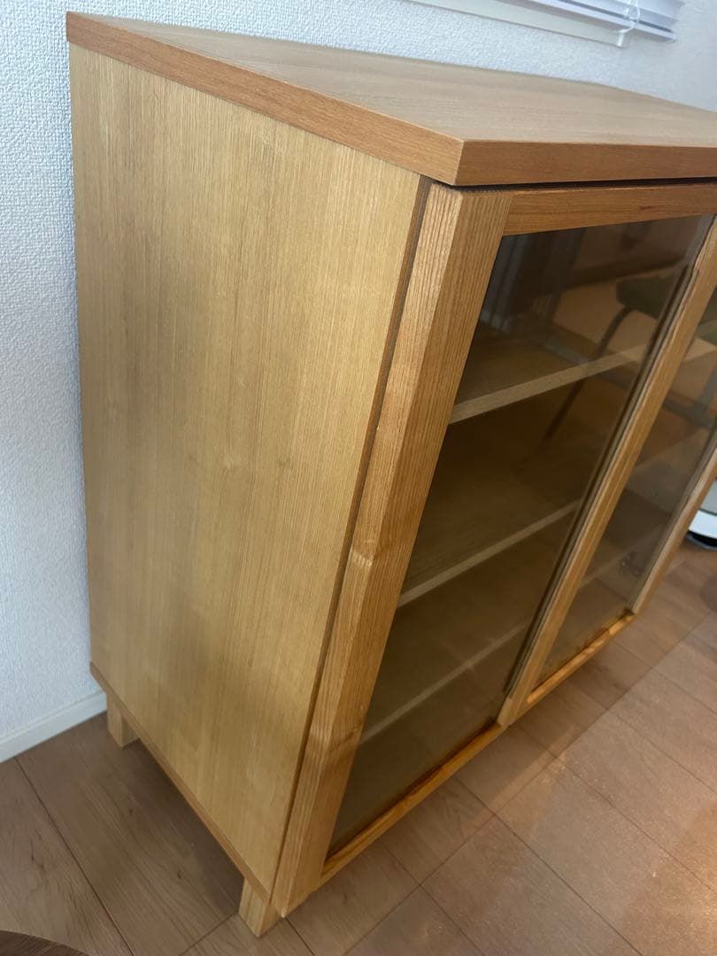 無印良品　脚付きガラス扉キャビネット