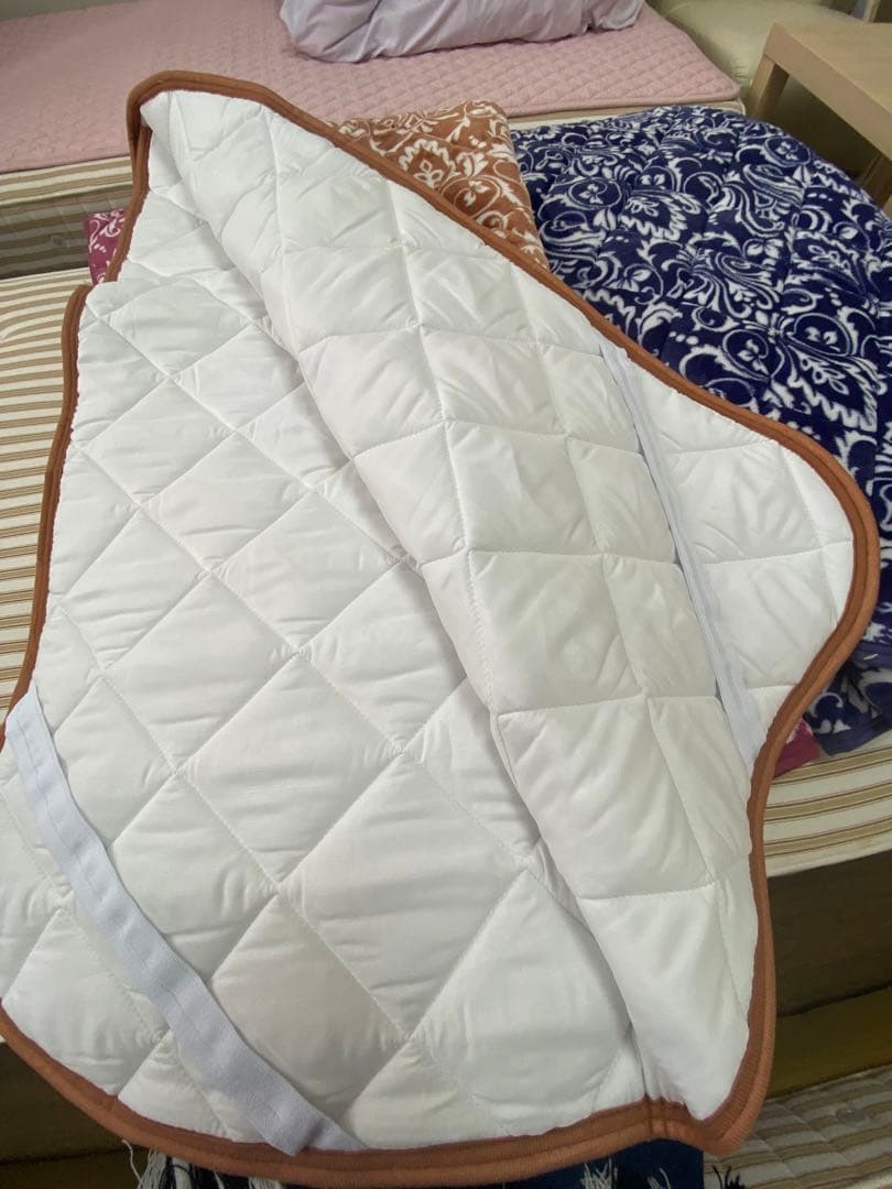 新品♦️気品あるダマスク柄♦️西川 高級 敷き毛布♦️ネイビー ダブルサイズ♦️送料込