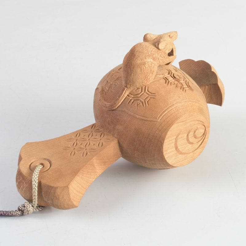 井波彫刻　紅雲作　木彫　鼠と小槌　干支　置物　共箱　C　9418