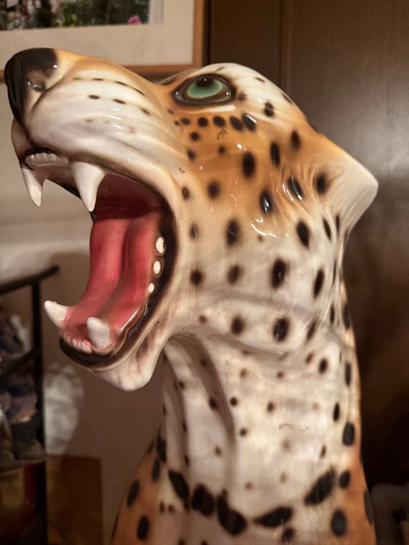 とら　タイガー　陶器　置物