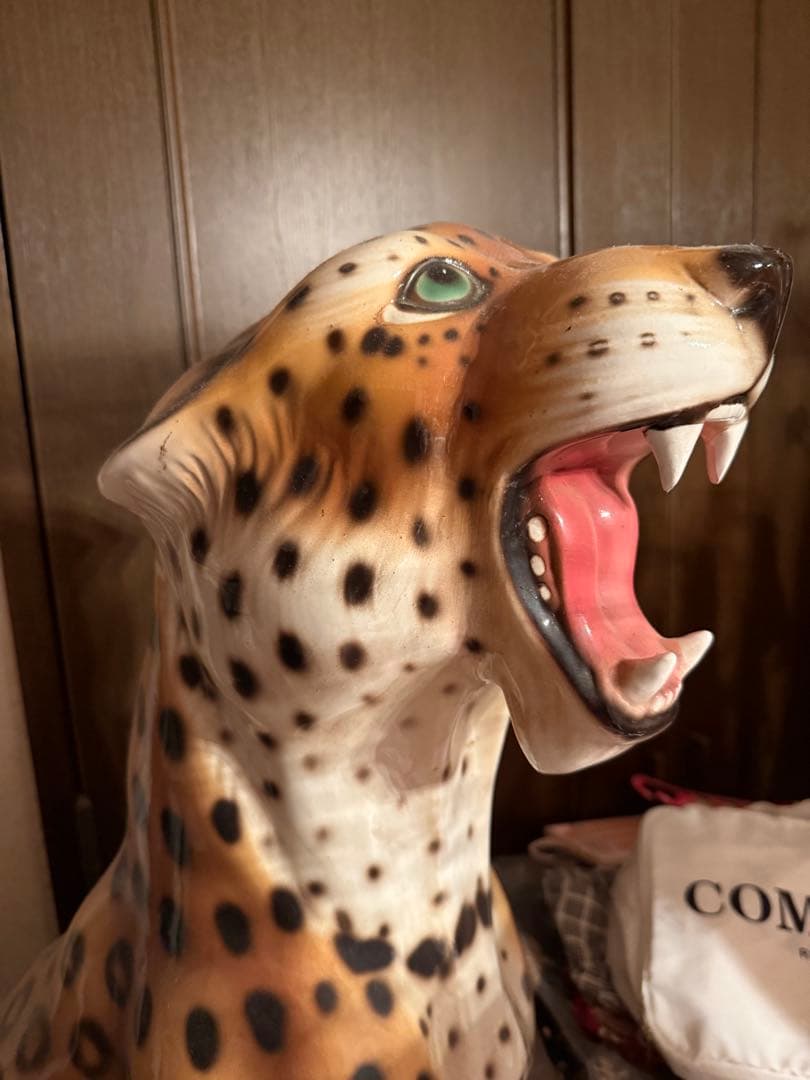 とら　タイガー　陶器　置物