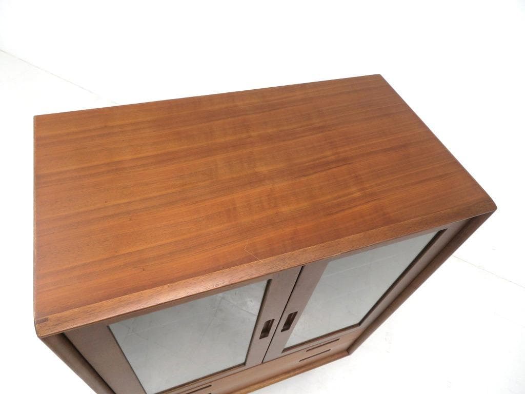 展示品　IDC大塚家具　ウォールナット　飾り棚　サイドボード　収納　キャビネット