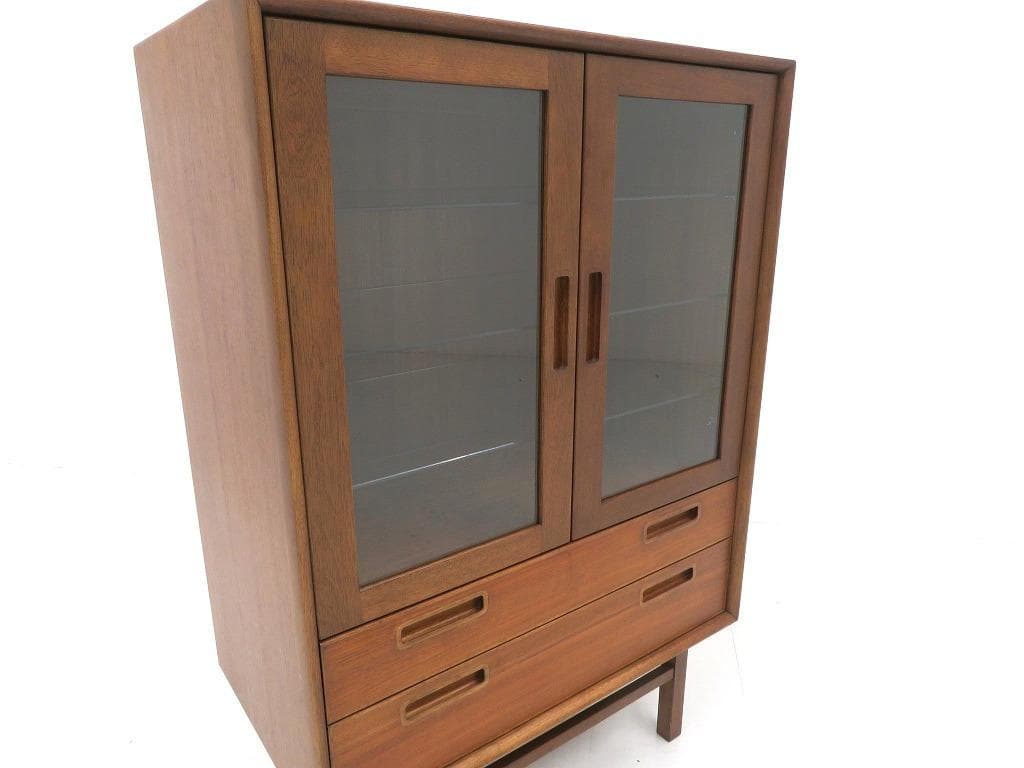 展示品　IDC大塚家具　ウォールナット　飾り棚　サイドボード　収納　キャビネット