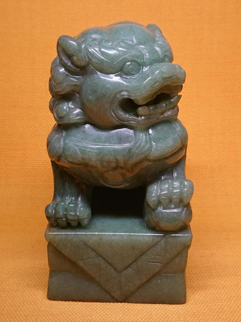 【美品】獅子　雕刻　玉石　翡翠　置物　インテリア　工芸品　美術品　A2817