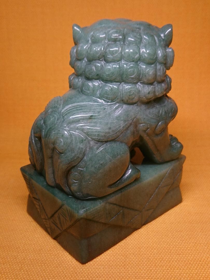 【美品】獅子　雕刻　玉石　翡翠　置物　インテリア　工芸品　美術品　A2817