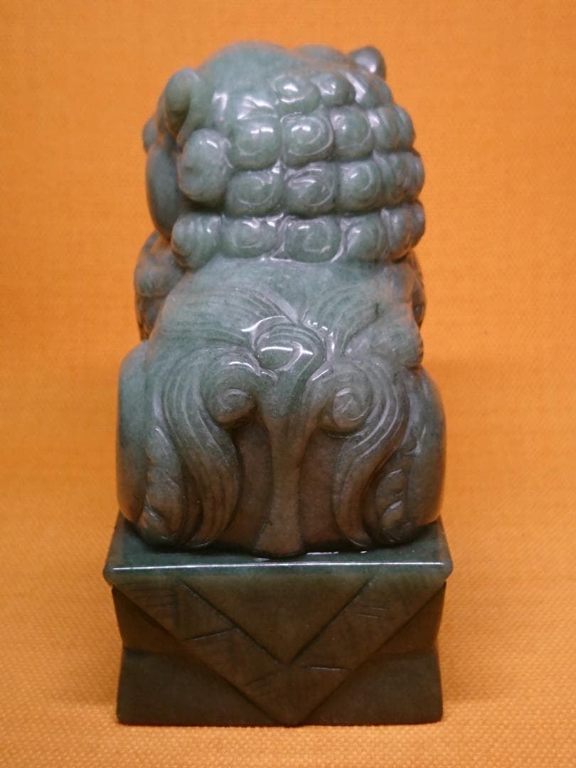 【美品】獅子　雕刻　玉石　翡翠　置物　インテリア　工芸品　美術品　A2817