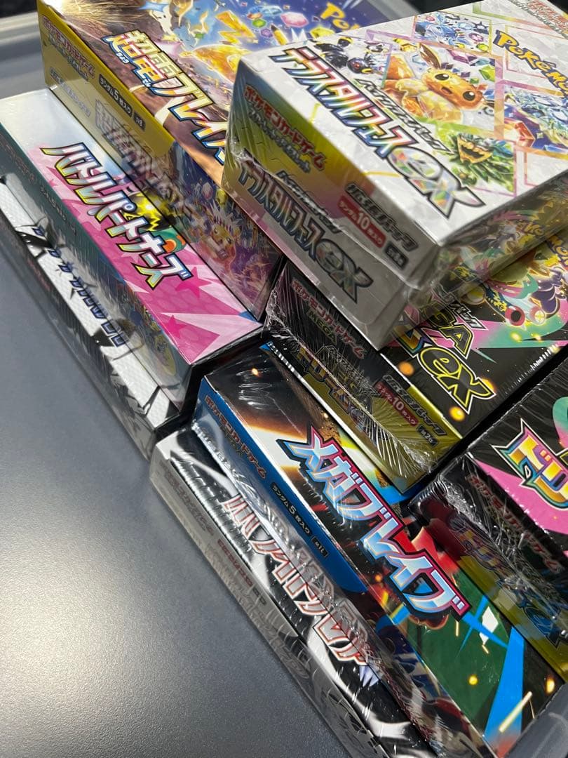 ポケモンカード新品未開封シュリンク付き8個BOX