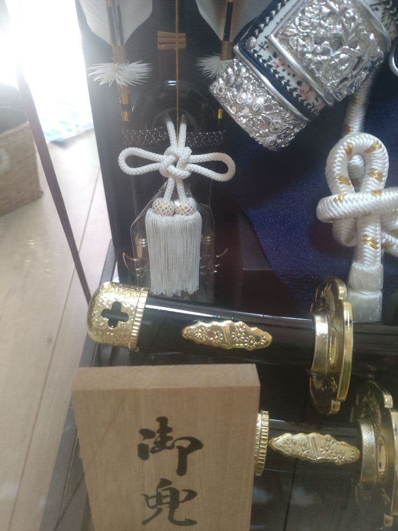 五月人形 兜 ケース入り シルバー 美品