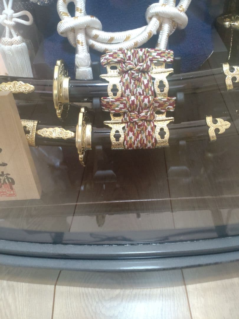 五月人形 兜 ケース入り シルバー 美品