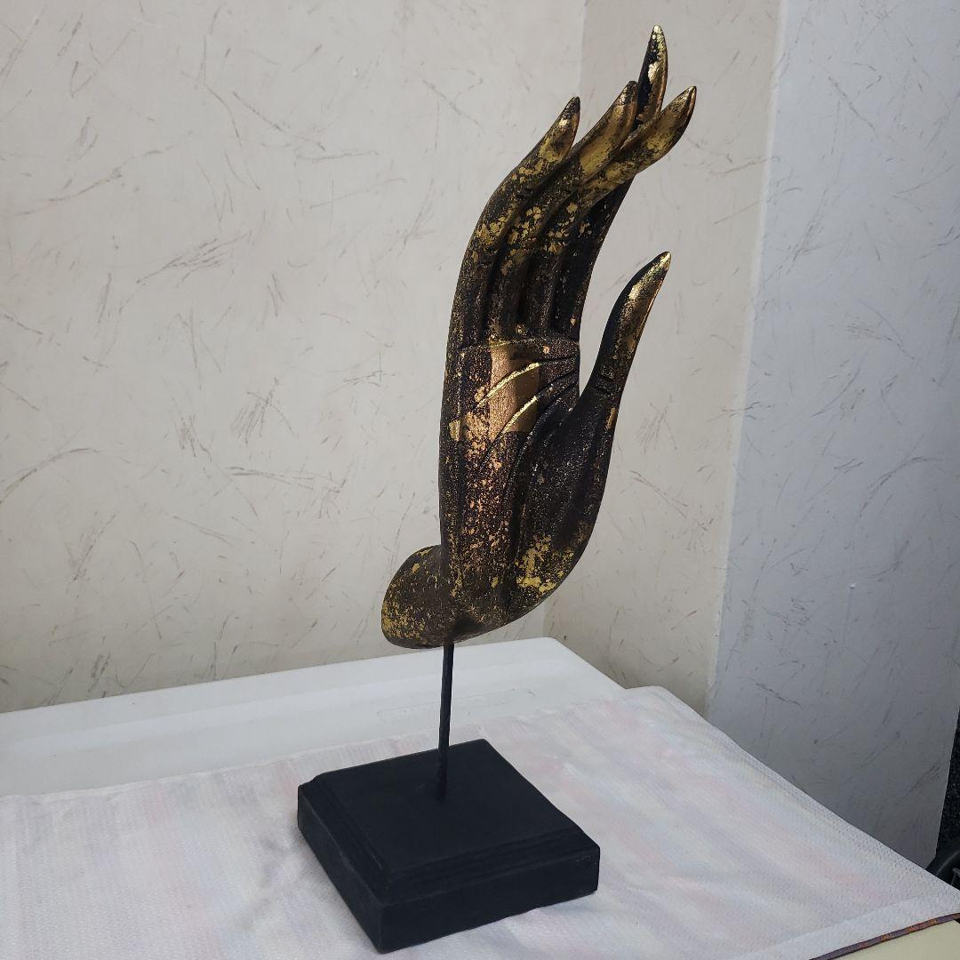 蔵出し特価　木製仏陀の黒と金の右手の形状の置物43×13×13水平置可　670g