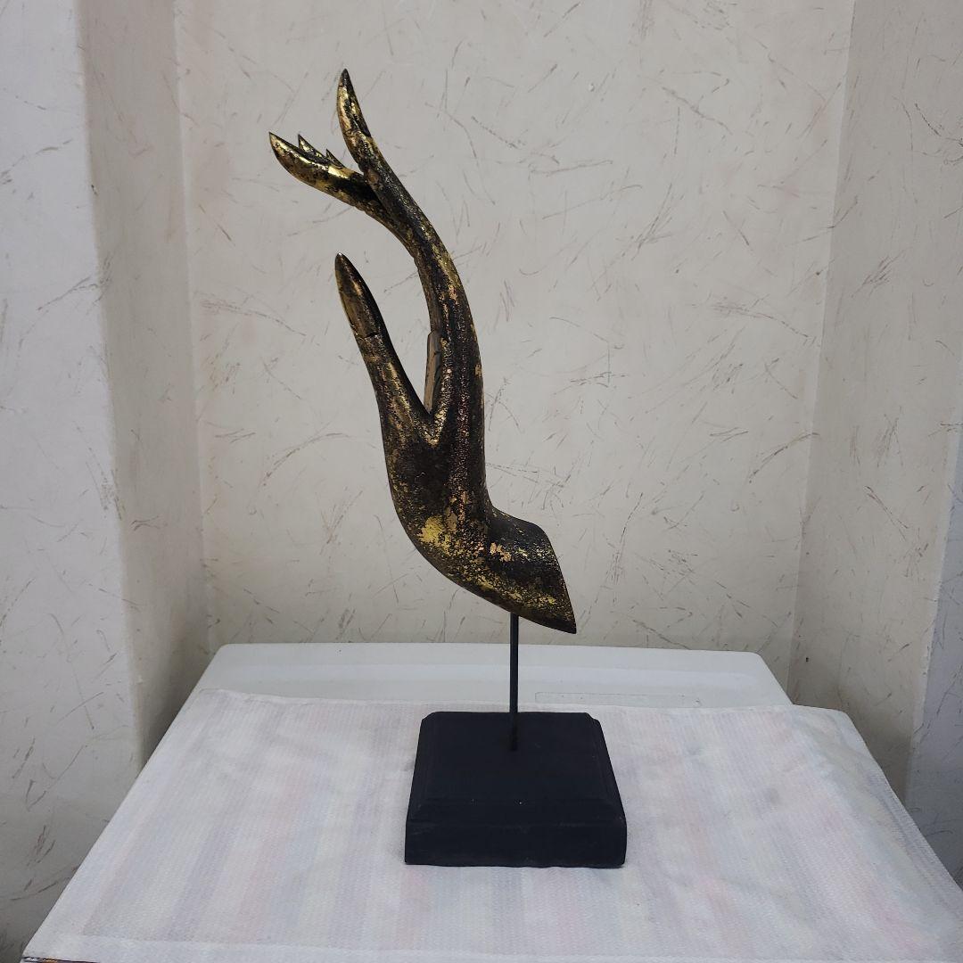 蔵出し特価　木製仏陀の黒と金の右手の形状の置物43×13×13水平置可　670g